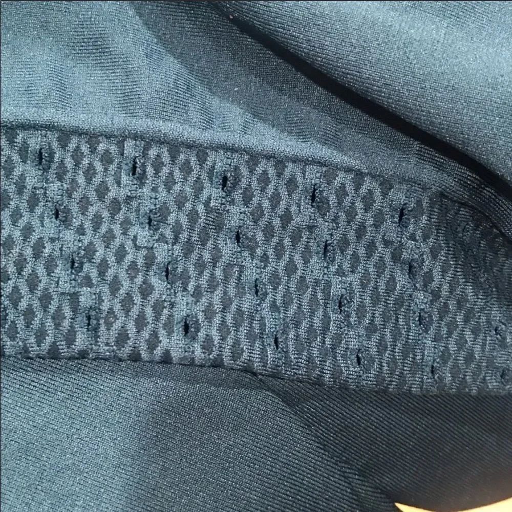 ✨HP✨Sync High-Waisted Perforated 7/8✨ - Picture 8 of 9